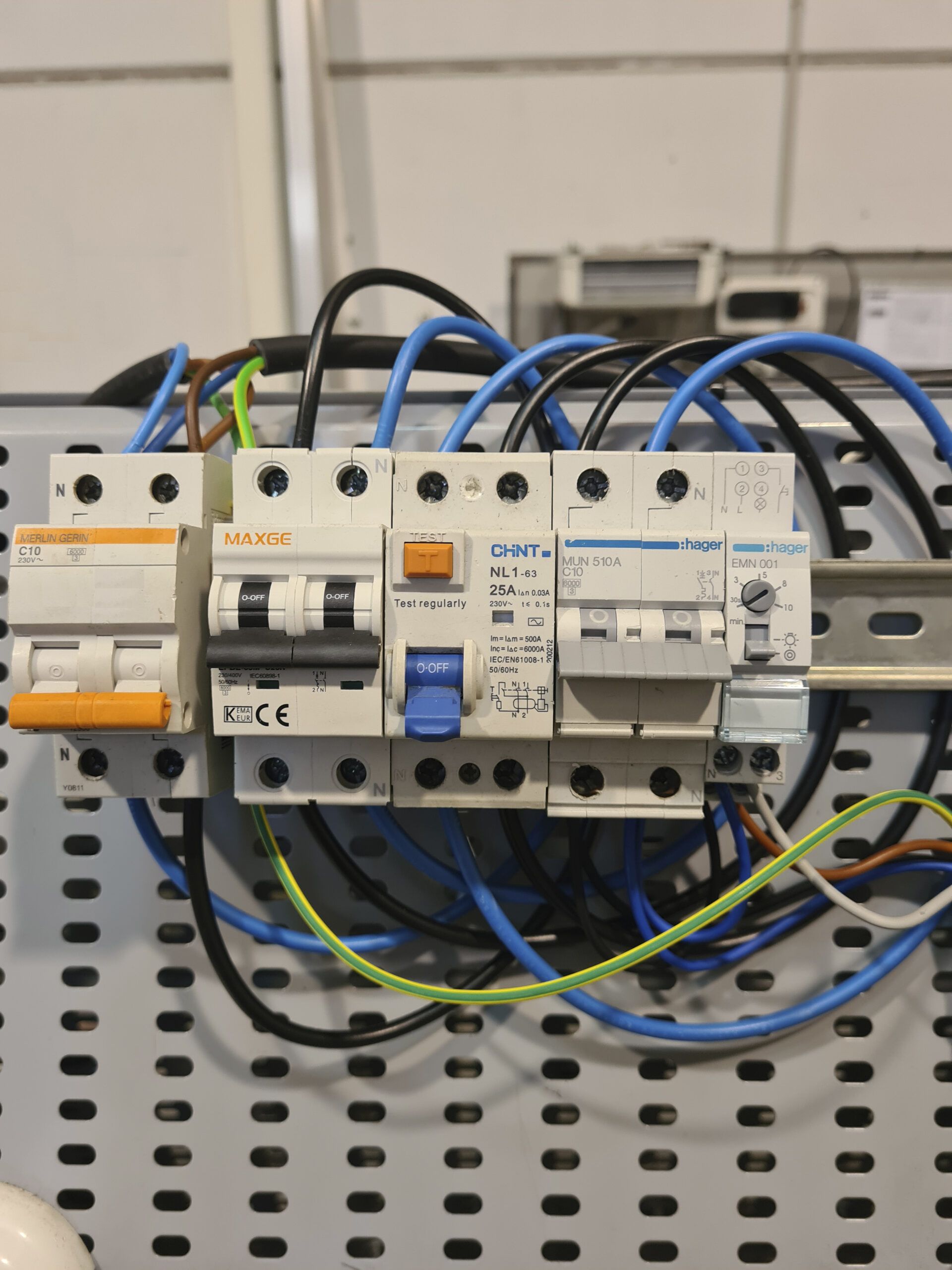 foto cuadro eléctrico monofásico para domótica