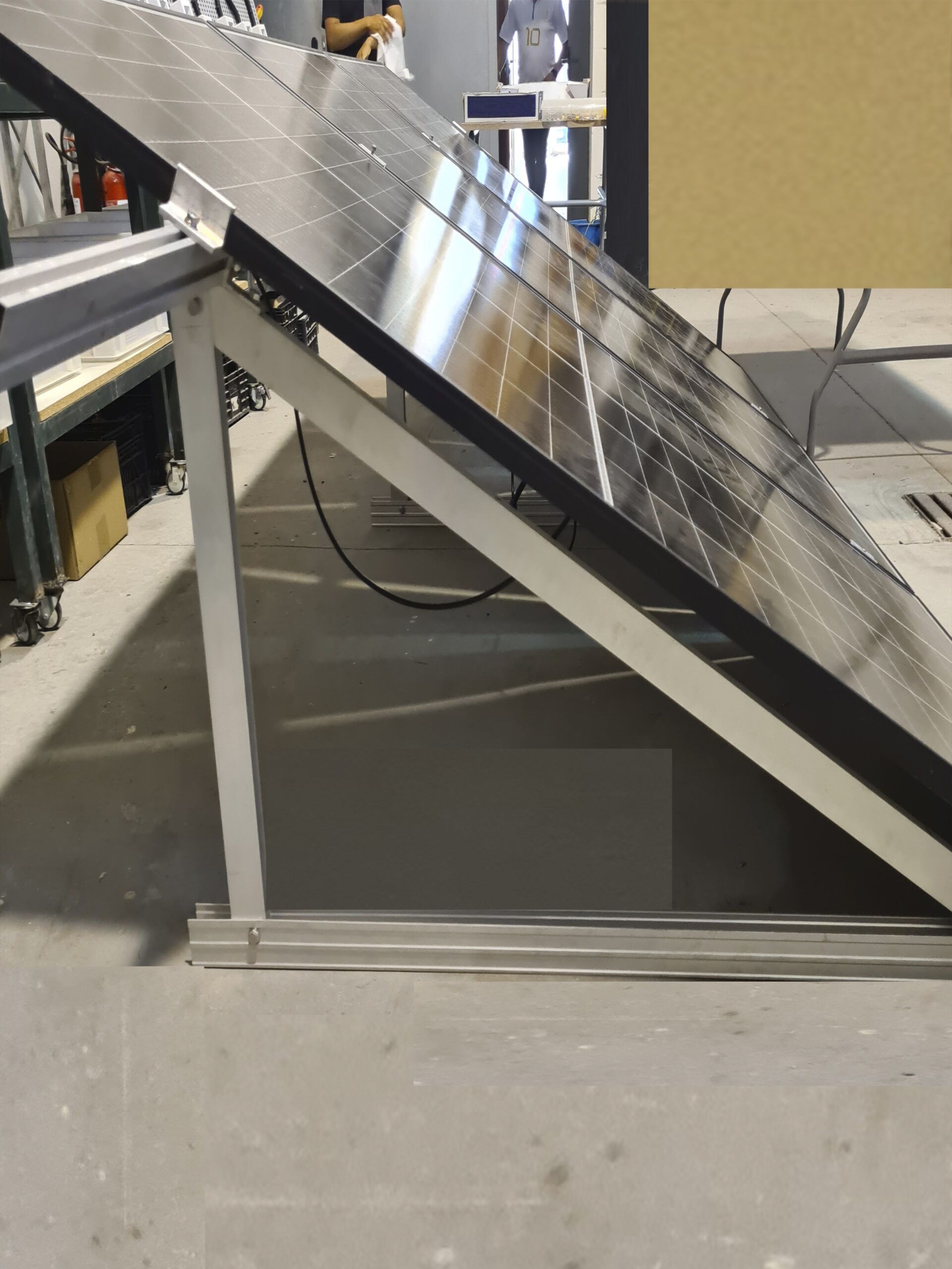 20240517_172857 trabajo de instalación de módulo fotovoltaico para vivienda